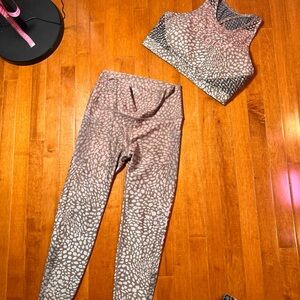 Peloton Pink Beige Ombre Stone WITH Patterned Workout Set XL / L